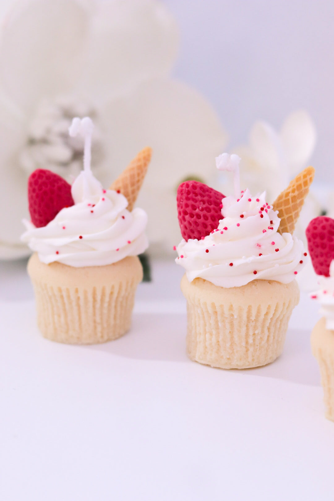 Decorative Mini Cupcake Candle (Strawberry)